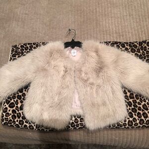 GAP Girls Faux Fur Jacket in Light Cream